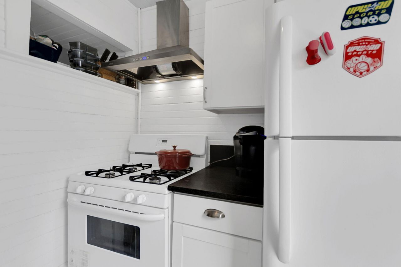 115 S Magnolia Street Photo 111