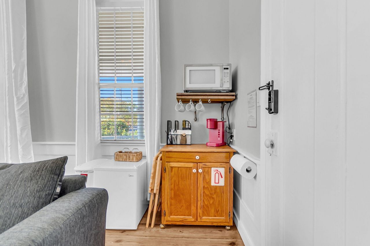 115 S Magnolia Street Photo 22