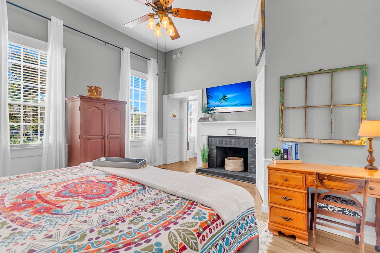 115 S Magnolia Street Photo 26