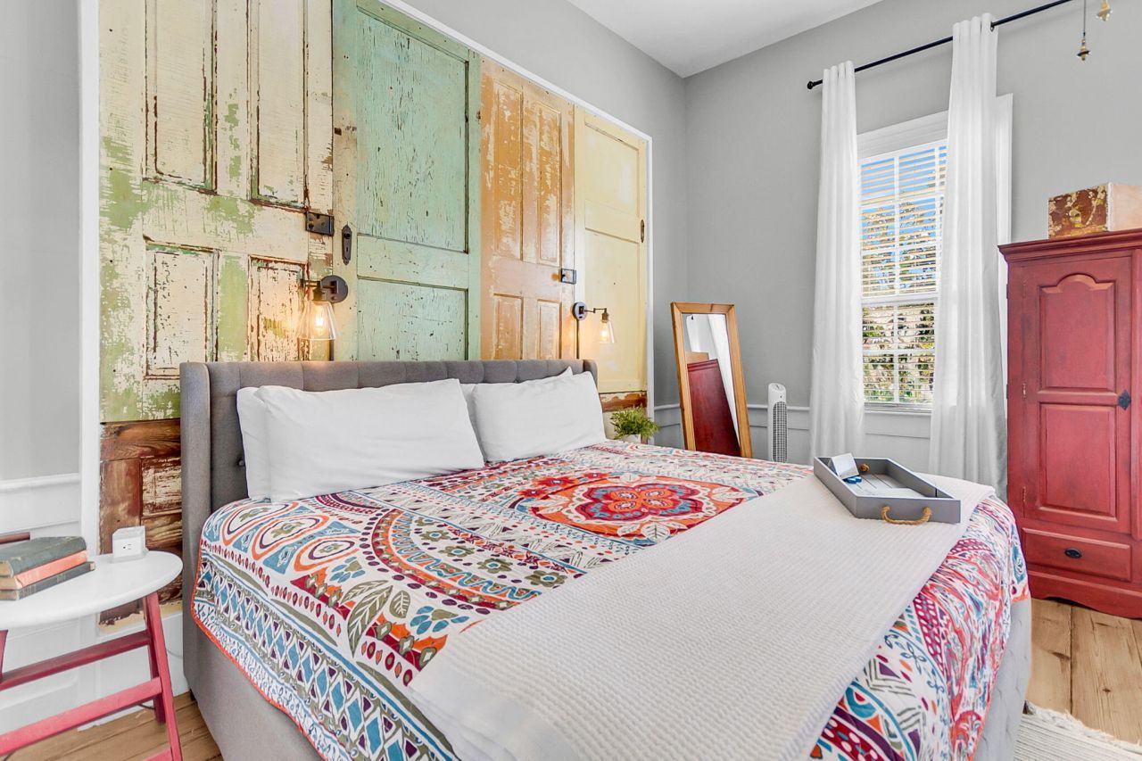 115 S Magnolia Street Photo 27