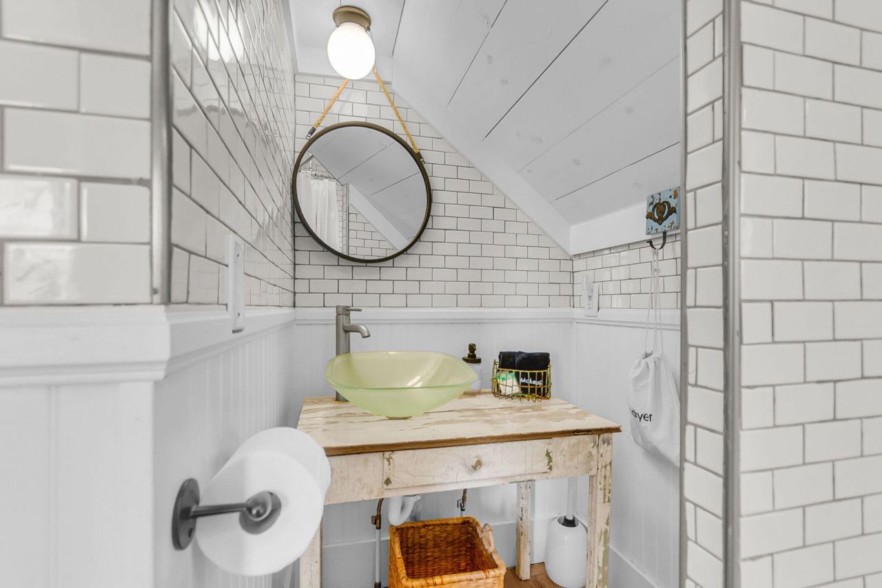 115 S Magnolia Street Photo 28