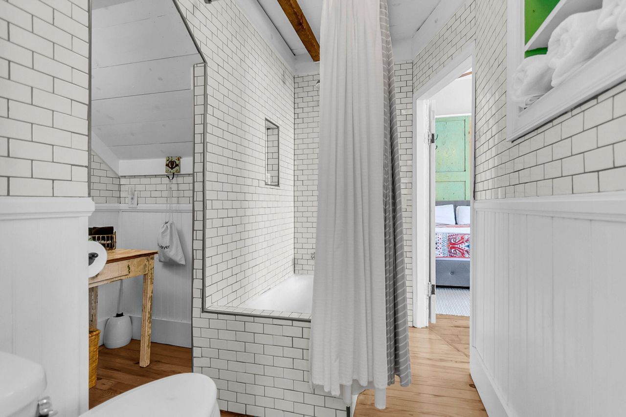 115 S Magnolia Street Photo 29