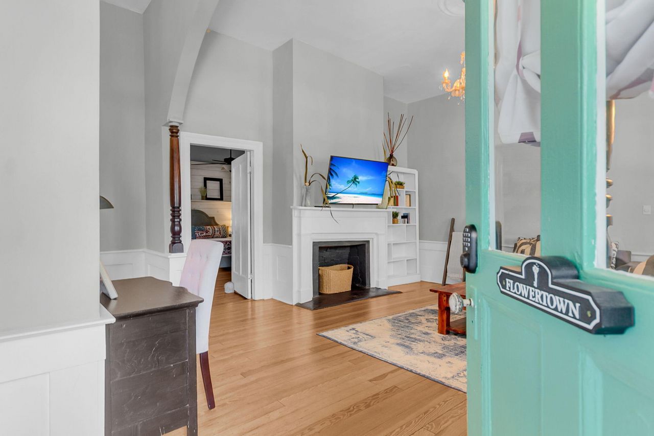 115 S Magnolia Street Photo 35