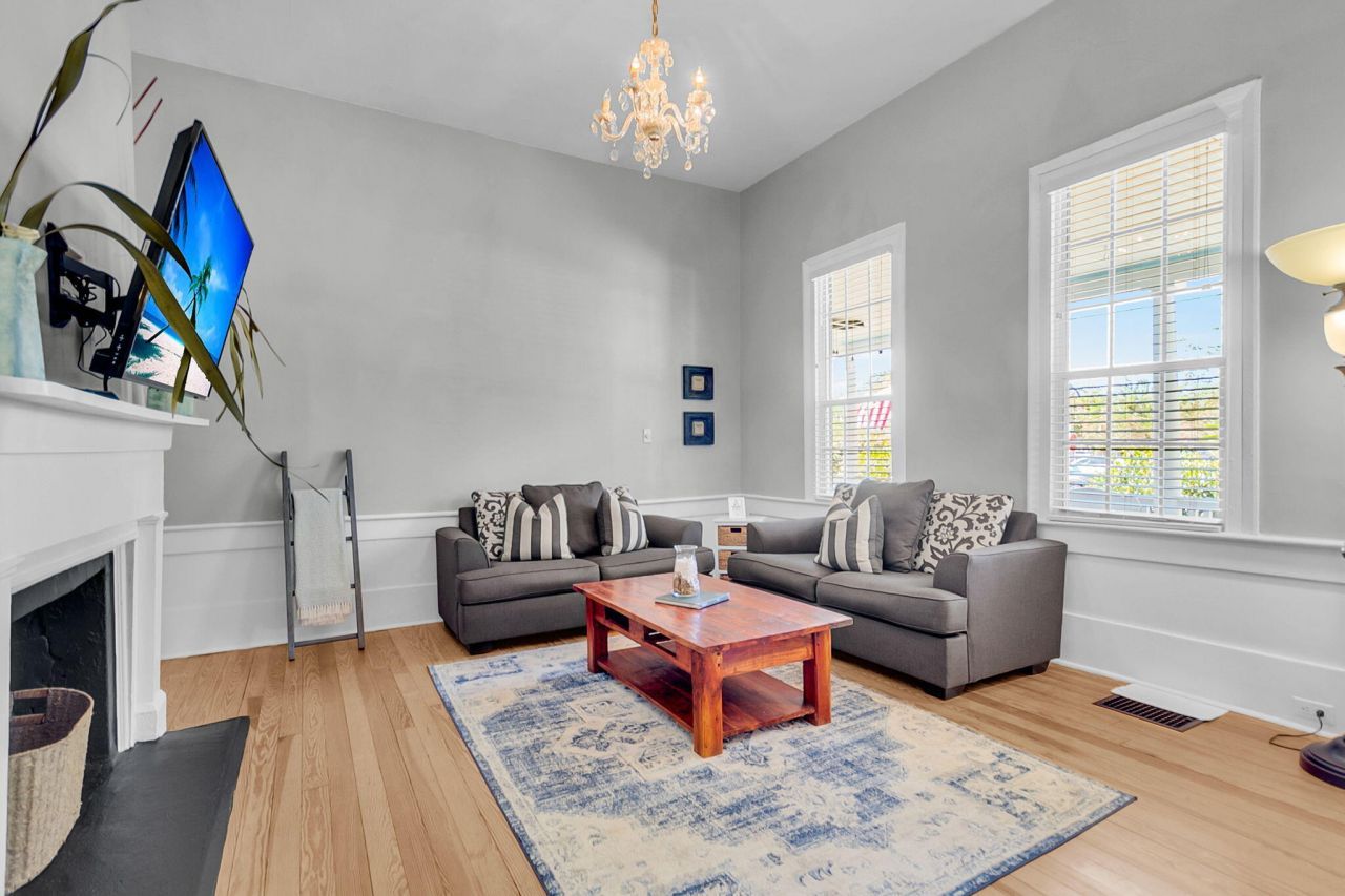 115 S Magnolia Street Photo 37