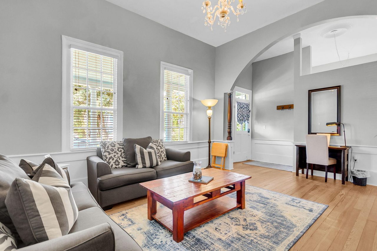 115 S Magnolia Street Photo 38