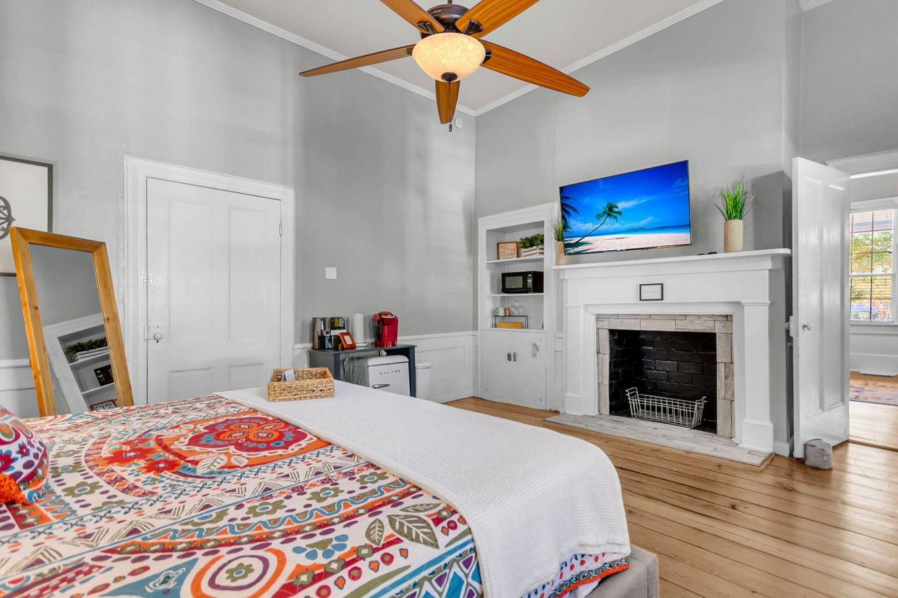 115 S Magnolia Street Photo 45