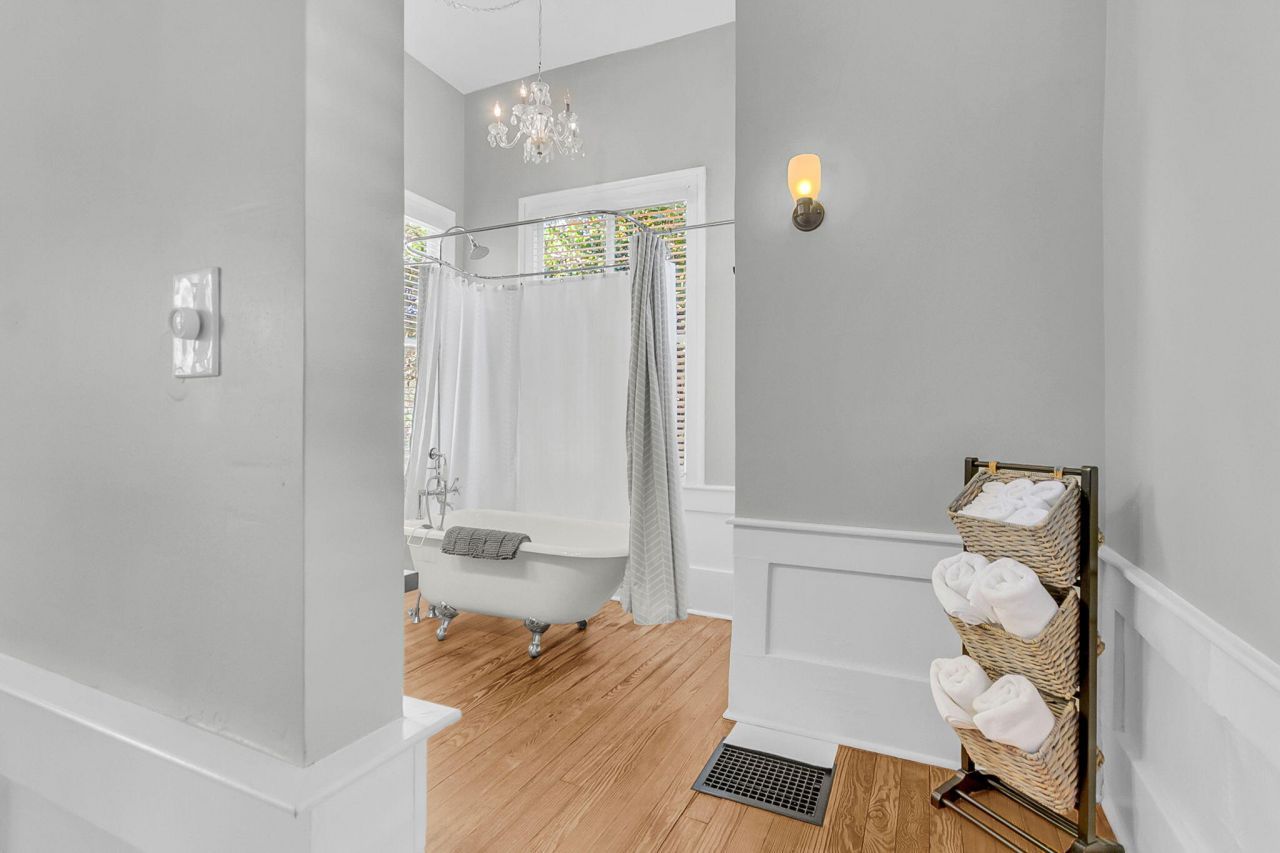 115 S Magnolia Street Photo 46