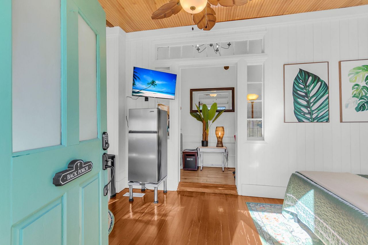 115 S Magnolia Street Photo 52