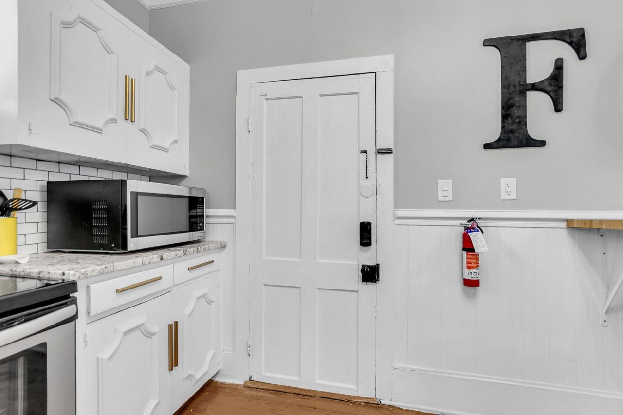 115 S Magnolia Street Photo 69