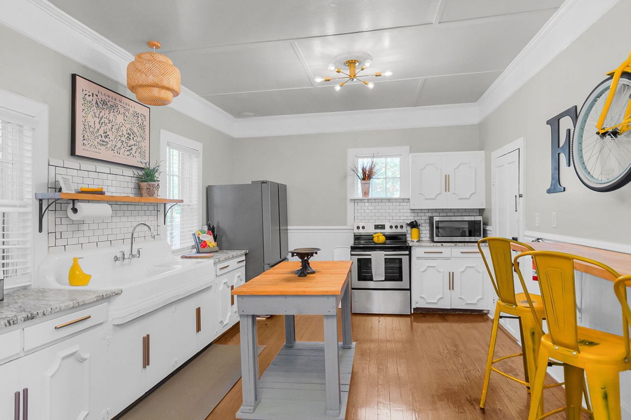 115 S Magnolia Street Photo 73