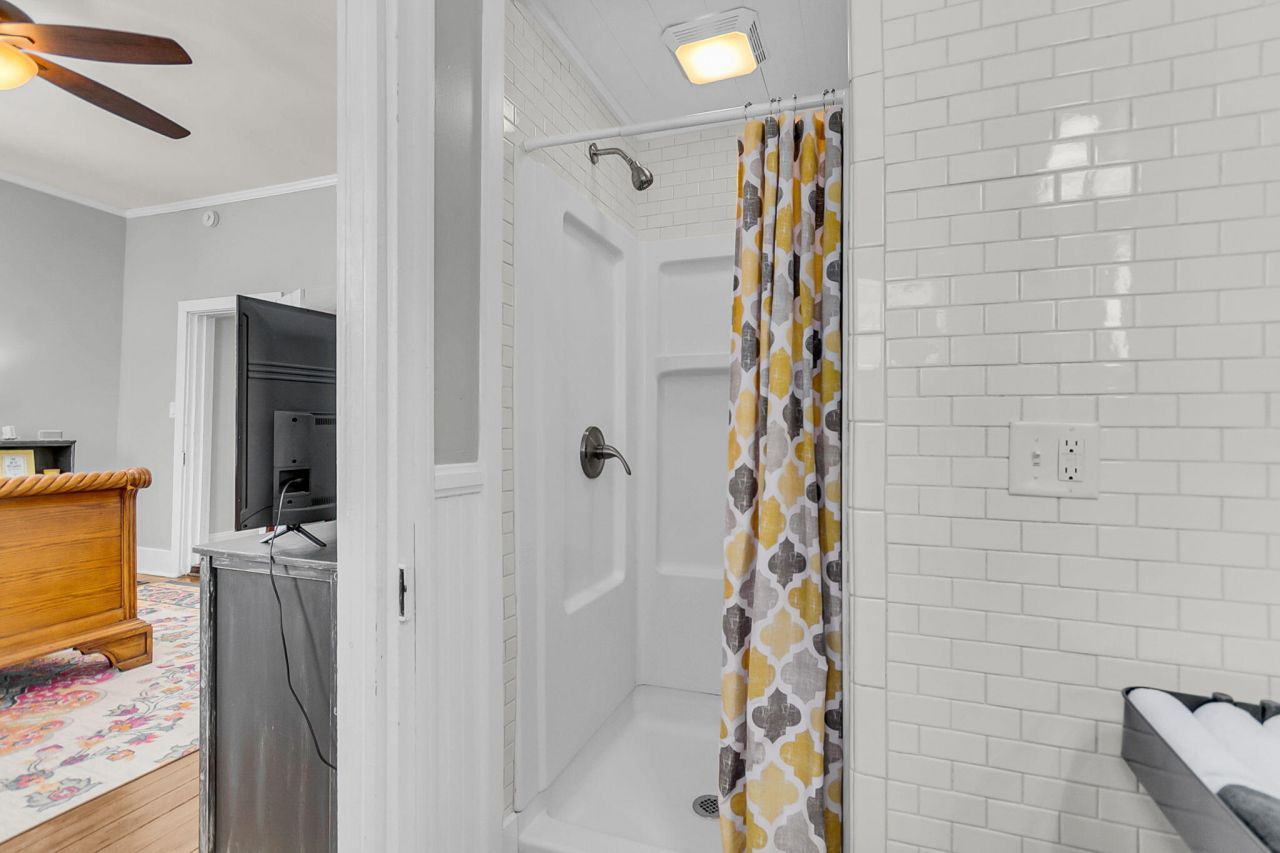 115 S Magnolia Street Photo 79