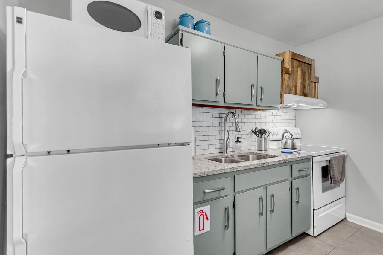 115 S Magnolia Street Photo 92