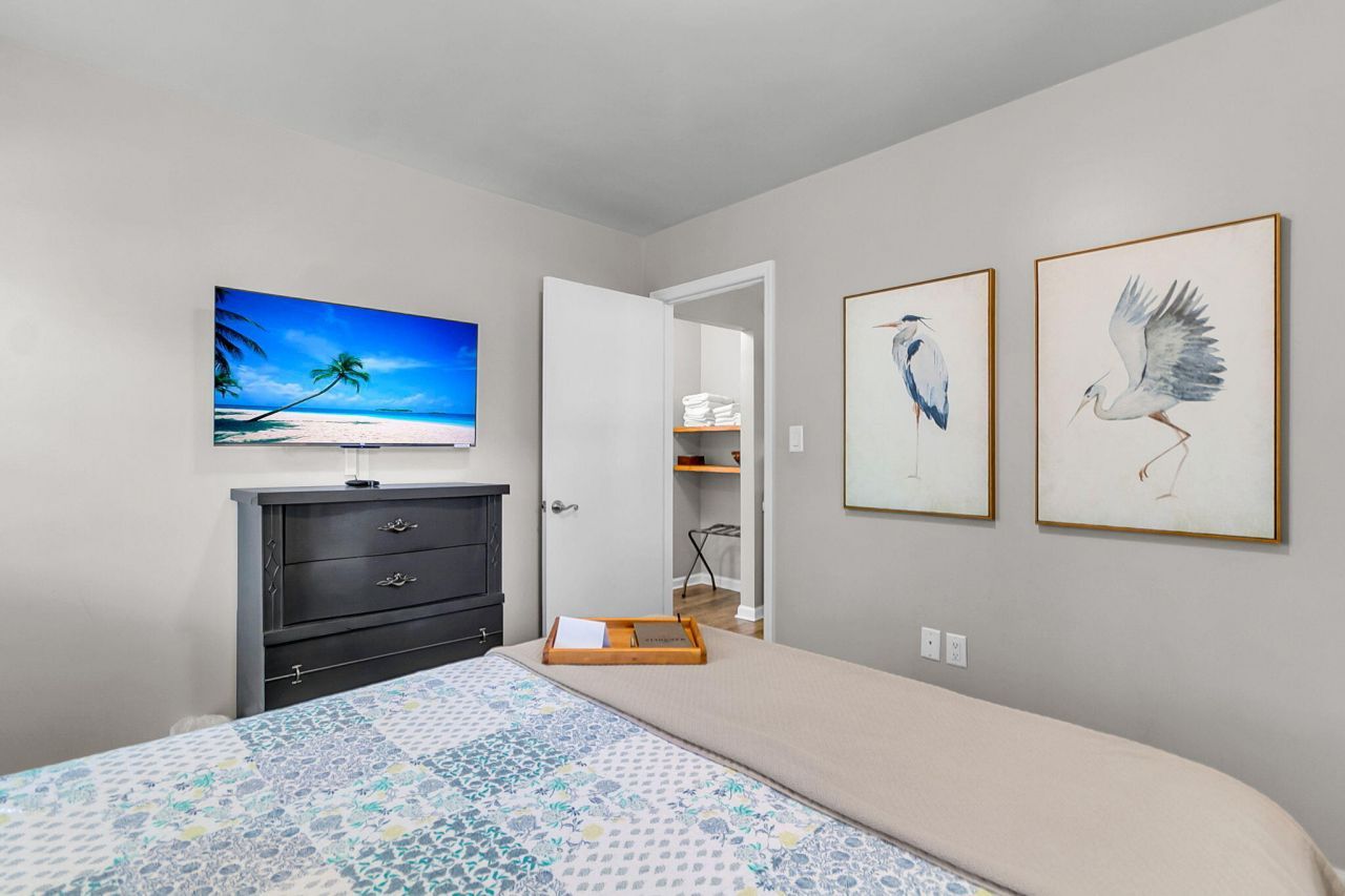 115 S Magnolia Street Photo 96