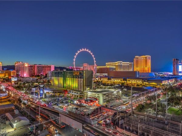 211 E Flamingo Road, Unit 1402, Las Vegas, NV 89169