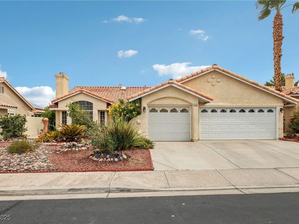 2524 Sunset Beach Lane, Las Vegas, NV 89128