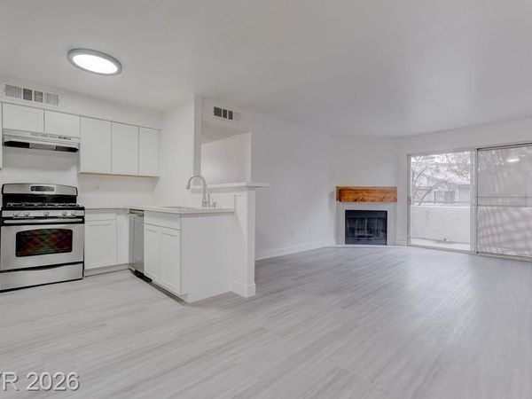 3060 Tarpon Drive, Unit 204, Las Vegas, NV 89120