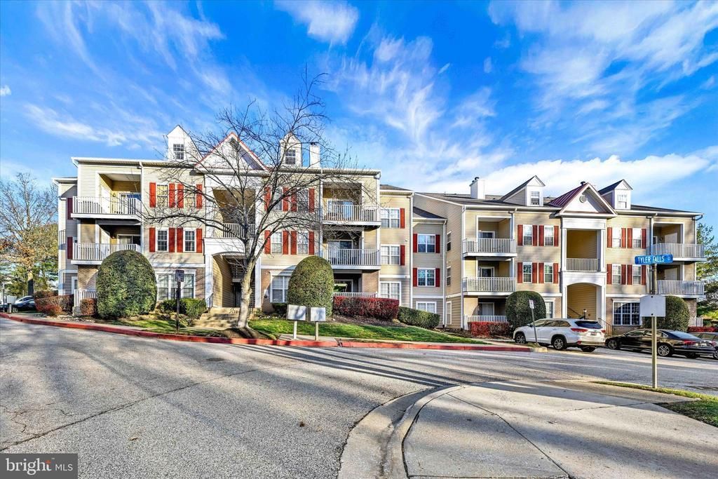 2 Tyler Falls Court, Unit B, Baltimore, MD 21209 Main Photo