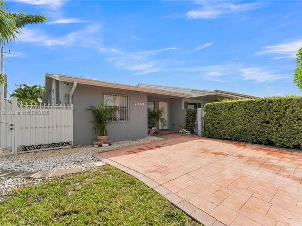 2401 SW 102nd Ave, Miami, FL 33165