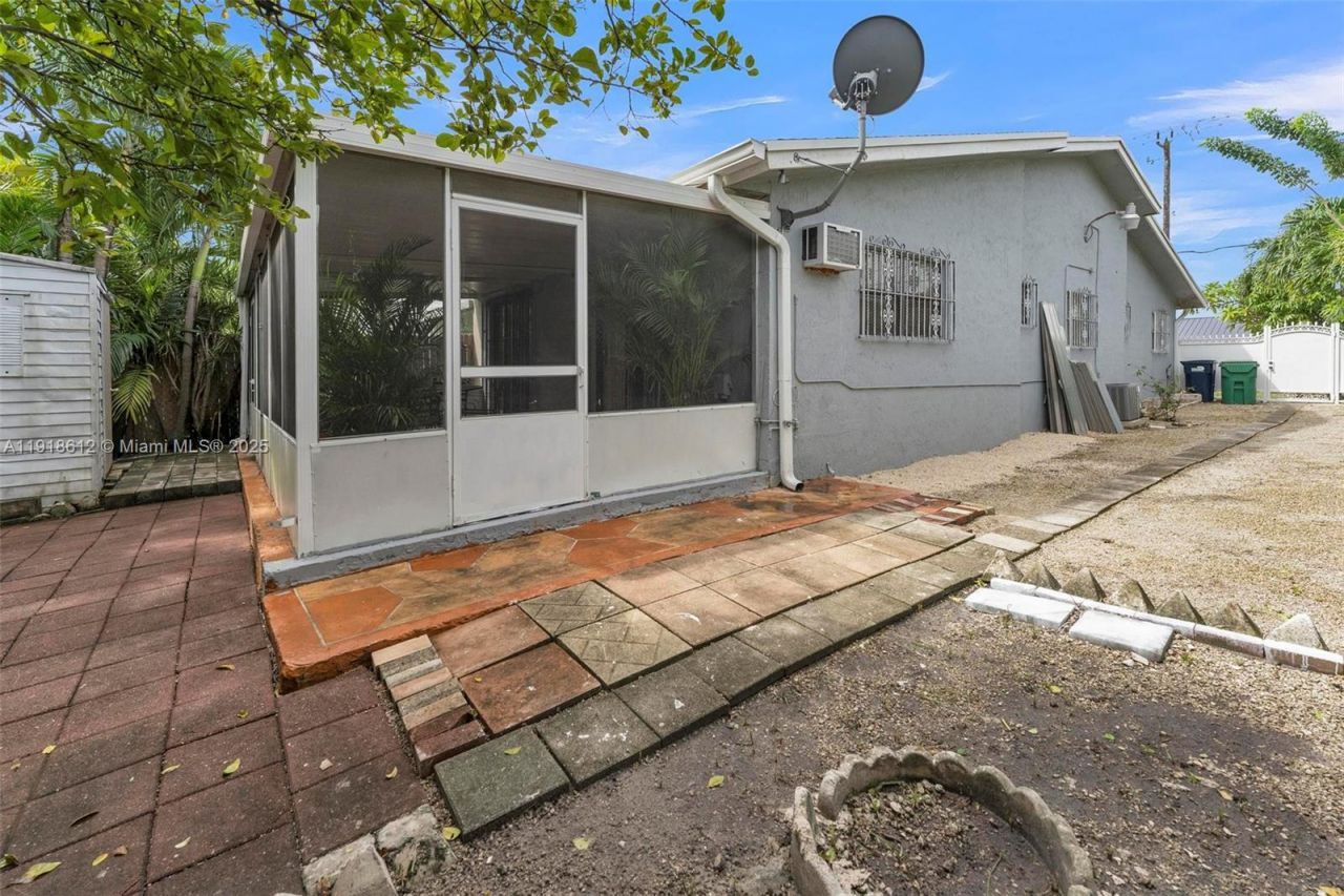 2401 SW 102nd Ave, Miami, FL 33165 Photo