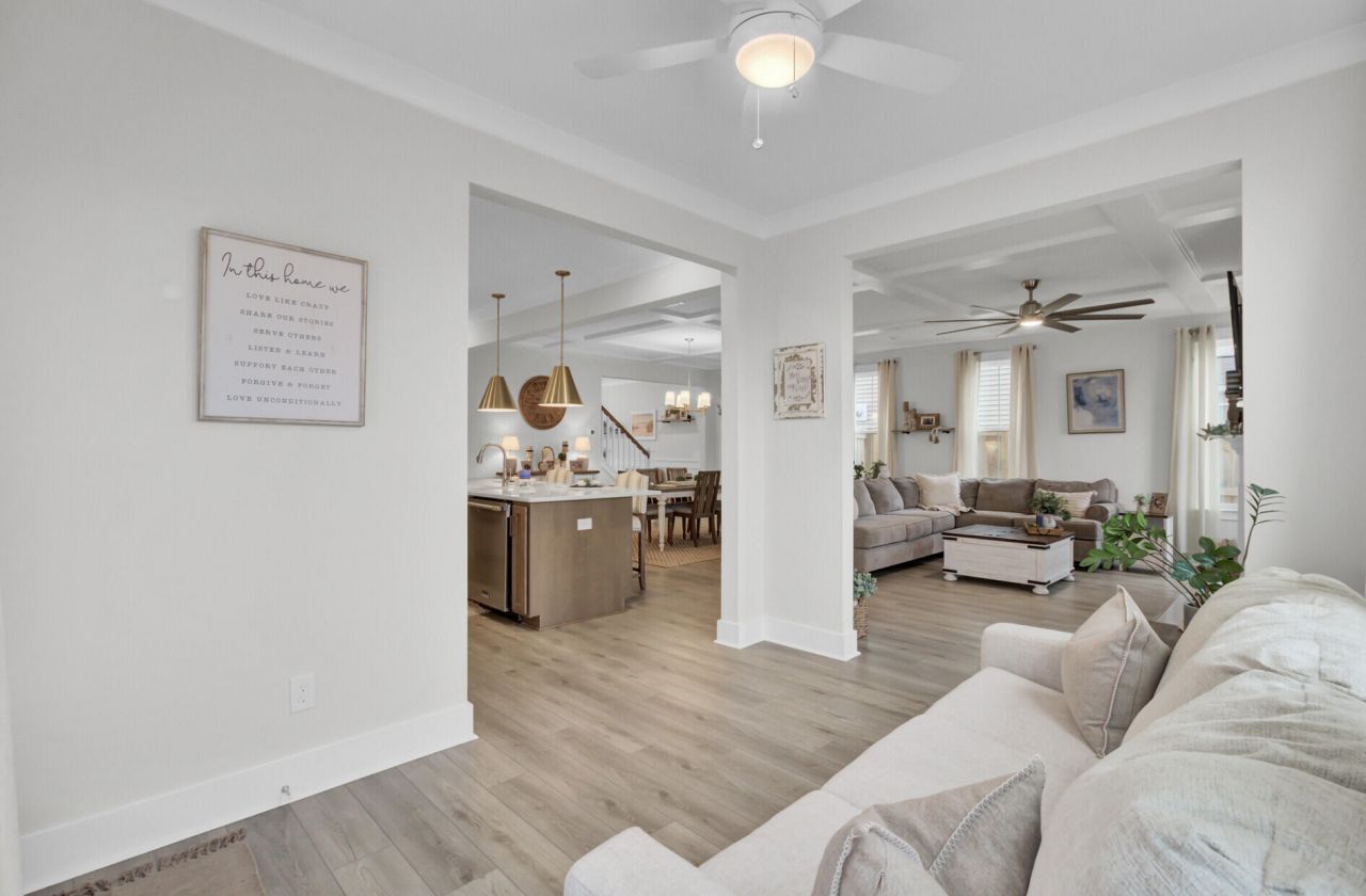 472 Rowley Lane Photo 12