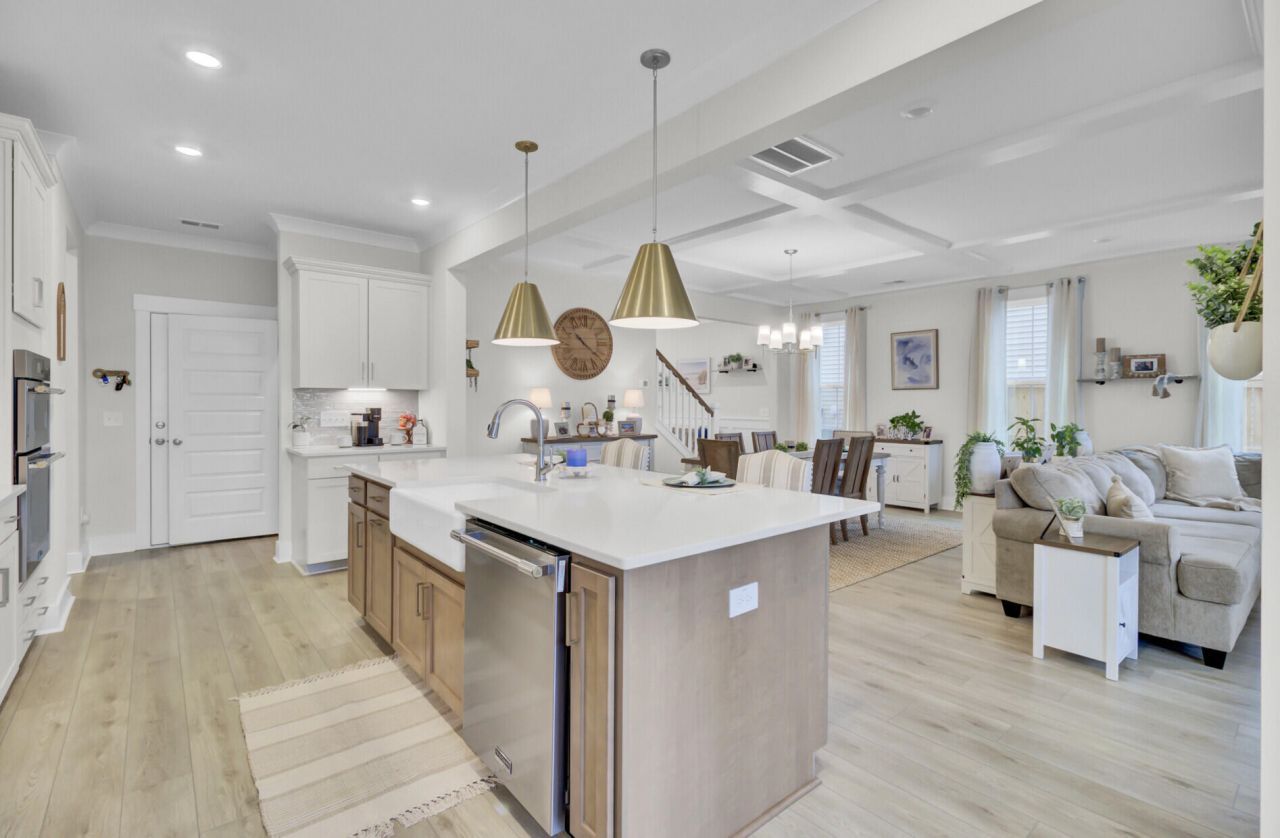 472 Rowley Lane Photo 17