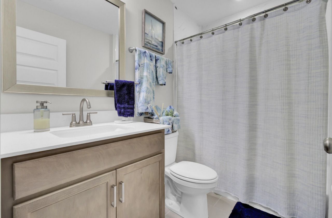 472 Rowley Lane Photo 49