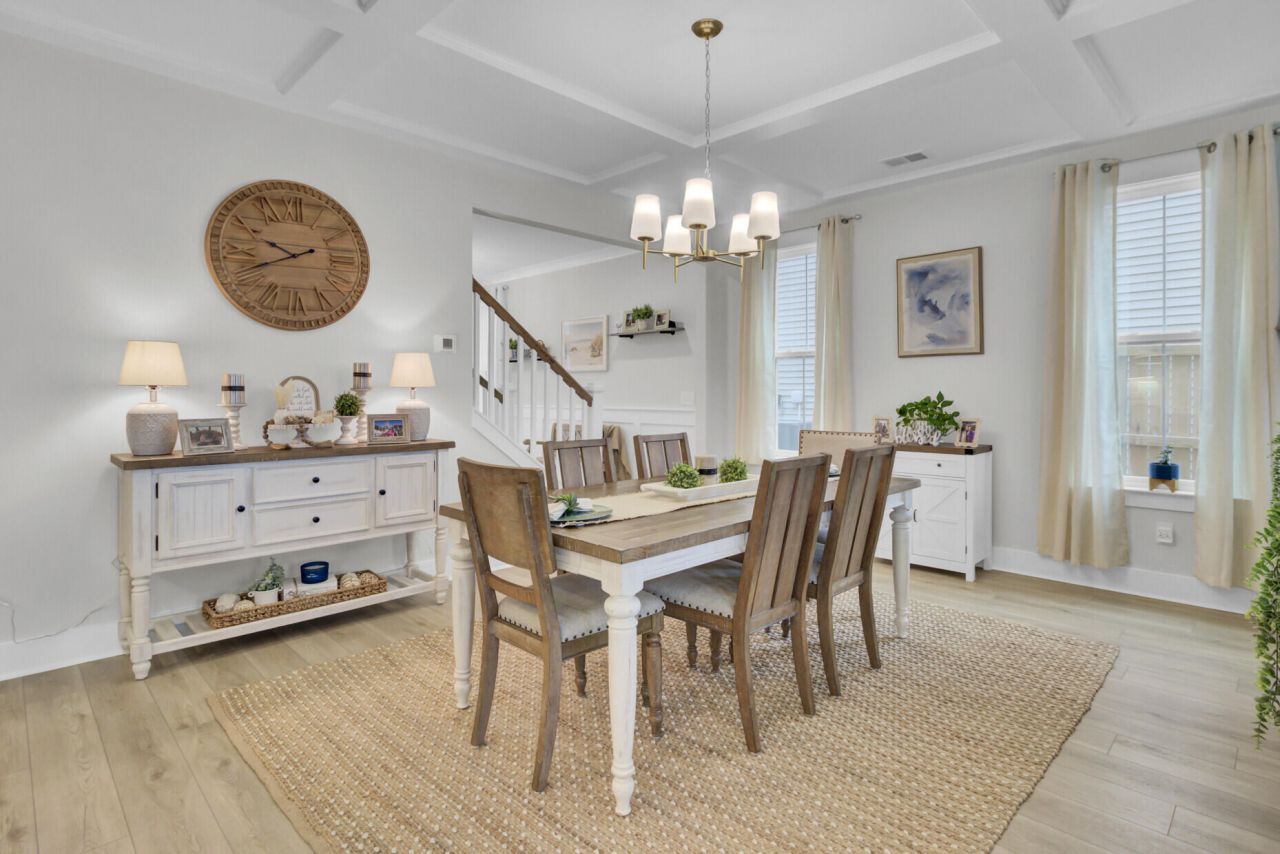 472 Rowley Lane Photo 6