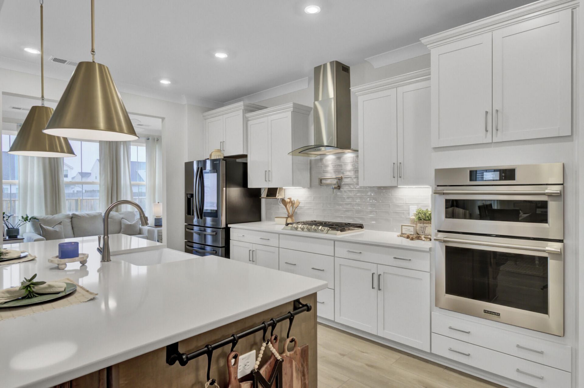 472 Rowley Lane Photo 6