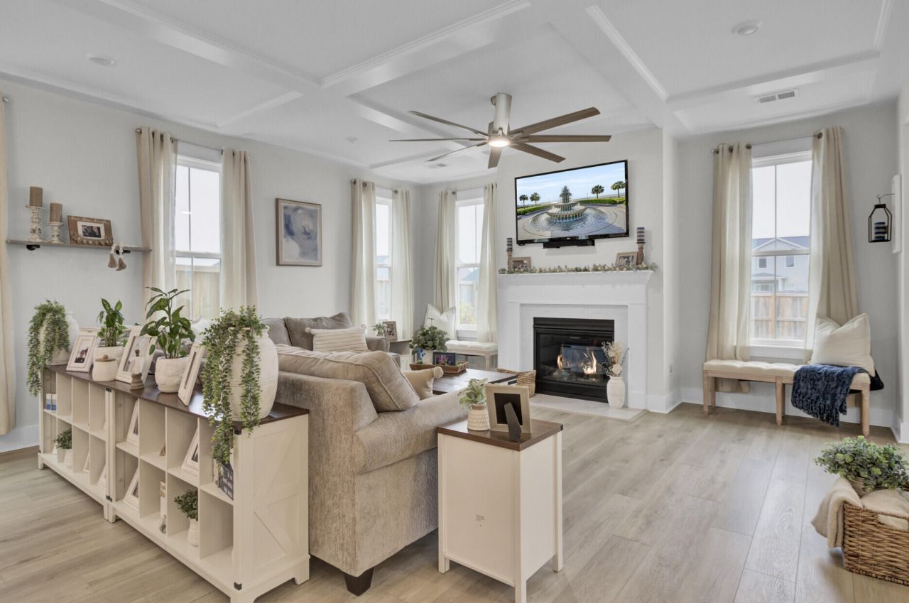 472 Rowley Lane Photo 7