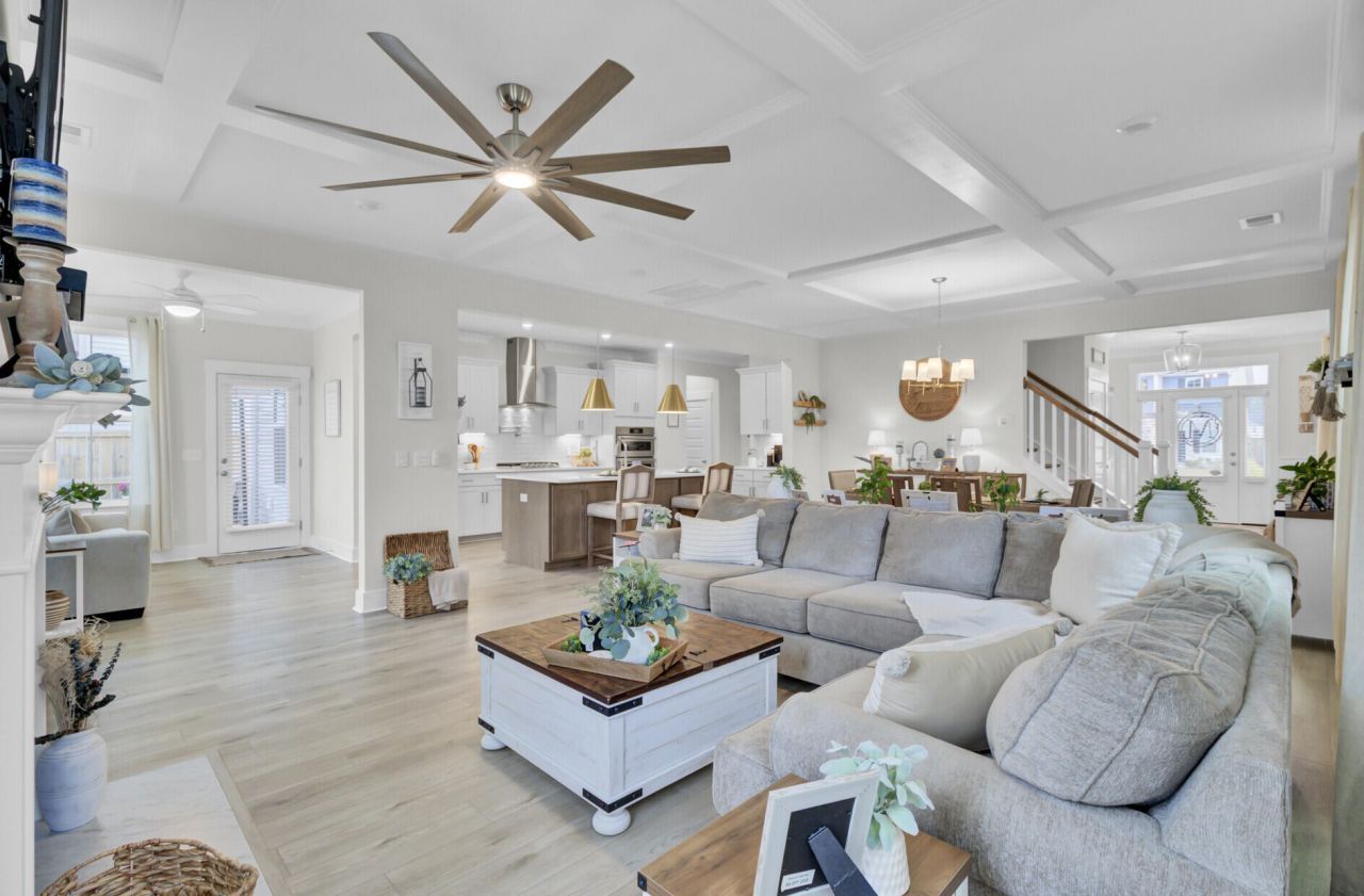 472 Rowley Lane Photo 9