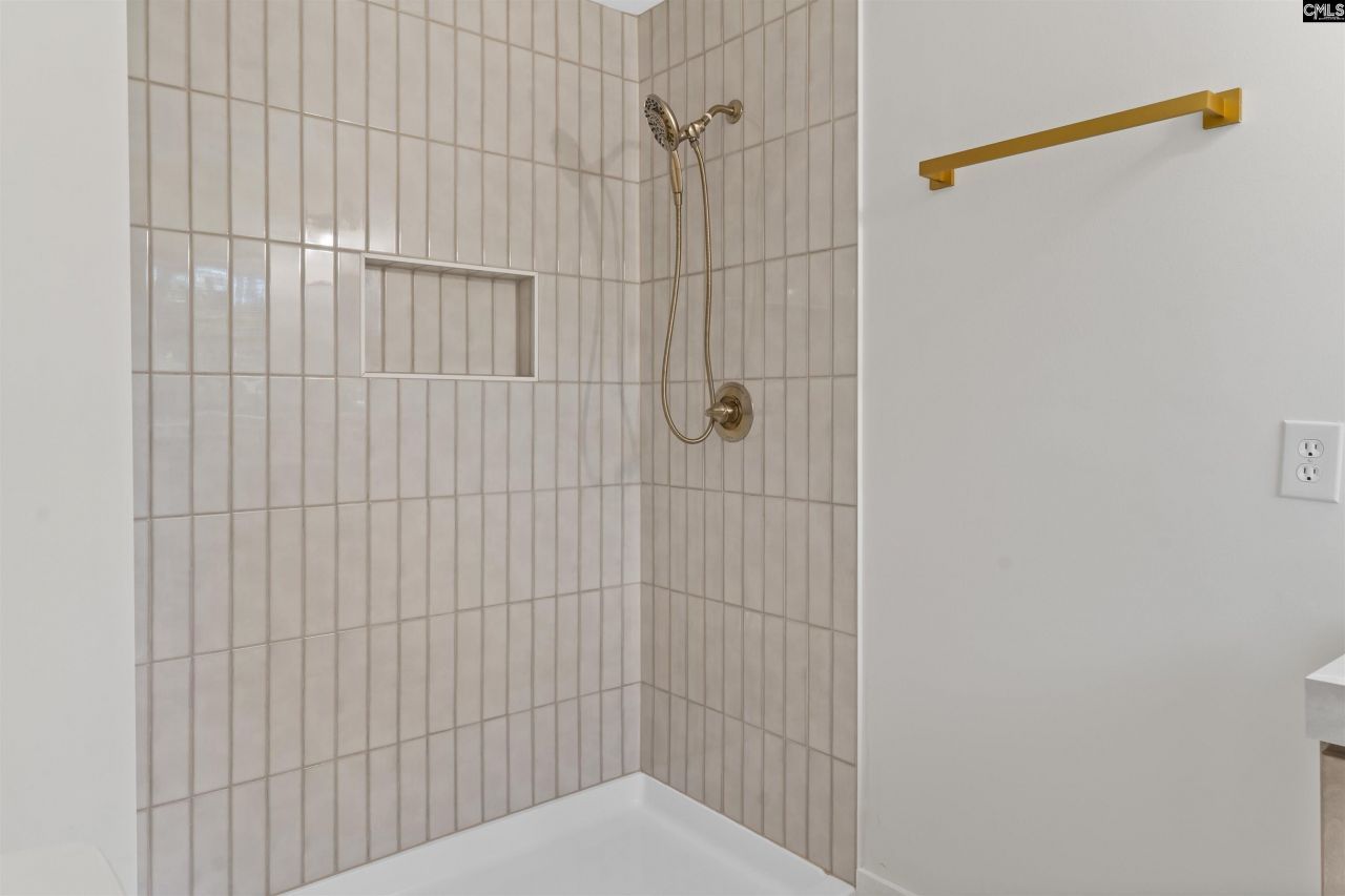 1090 Rodney Road Photo 15