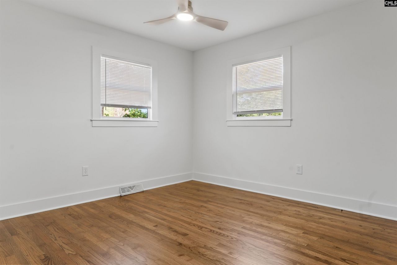 1090 Rodney Road Photo 16