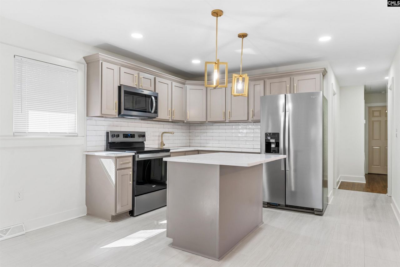 1090 Rodney Road Photo 4