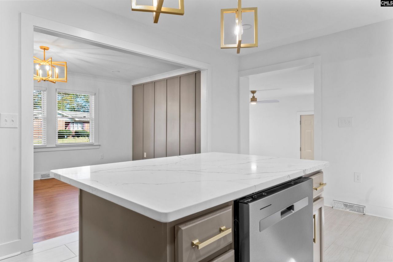 1090 Rodney Road Photo 7