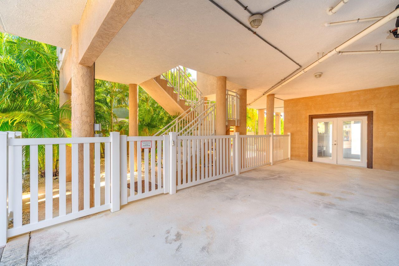 414 E Caribbean Drive, Summerland Key, FL 33042 Photo