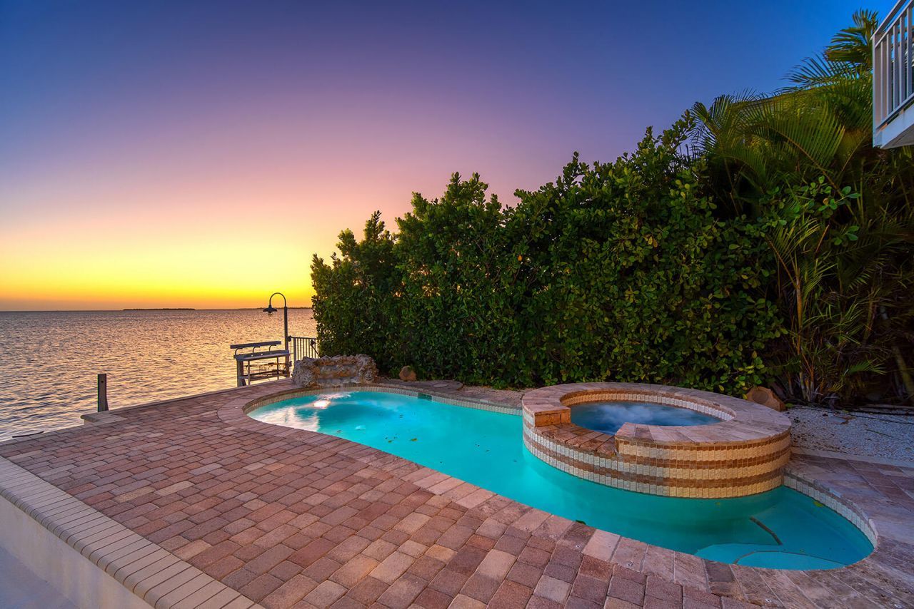 414 E Caribbean Drive, Summerland Key, FL 33042 Photo