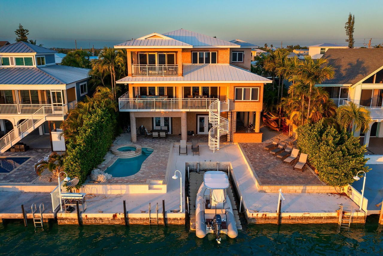 414 E Caribbean Drive, Summerland Key, FL 33042 Photo