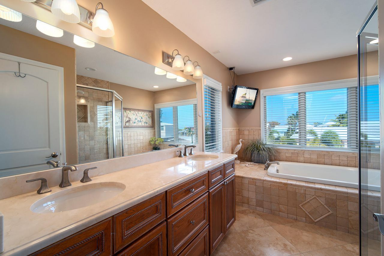 414 E Caribbean Drive, Summerland Key, FL 33042 Photo