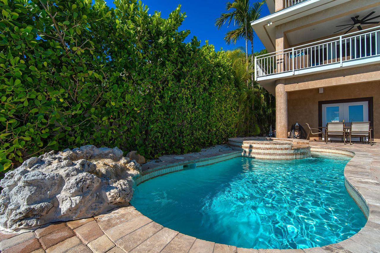 414 E Caribbean Drive, Summerland Key, FL 33042 Photo