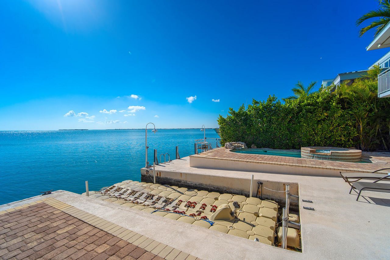 414 E Caribbean Drive, Summerland Key, FL 33042 Photo