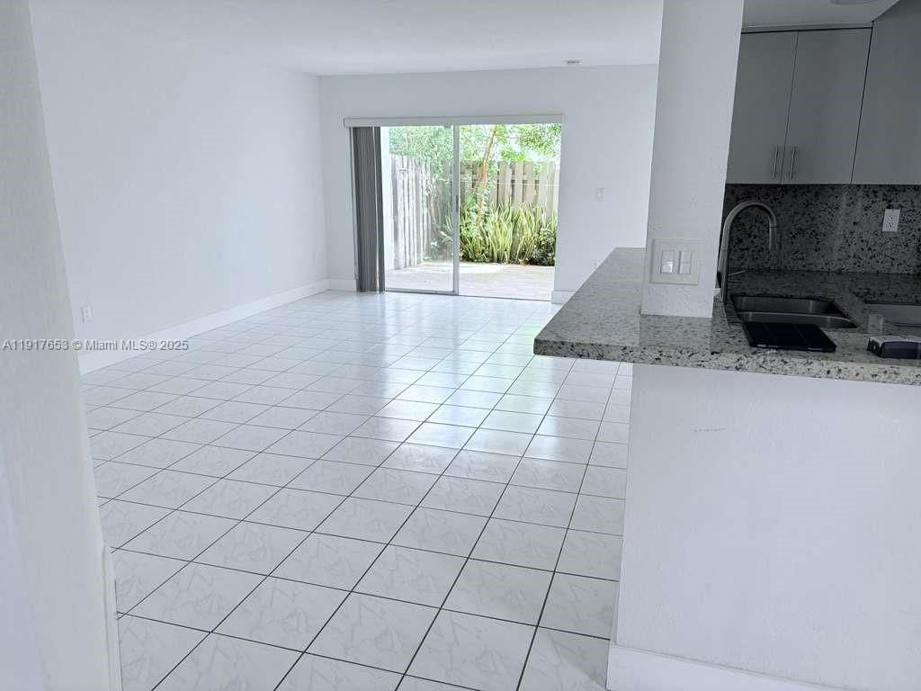 1175 NW 124th Pl, Unit 101, Miami, FL 33182 Photo