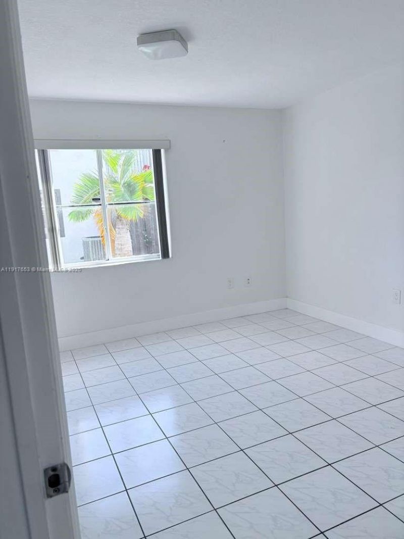 1175 NW 124th Pl, Unit 101, Miami, FL 33182 Photo