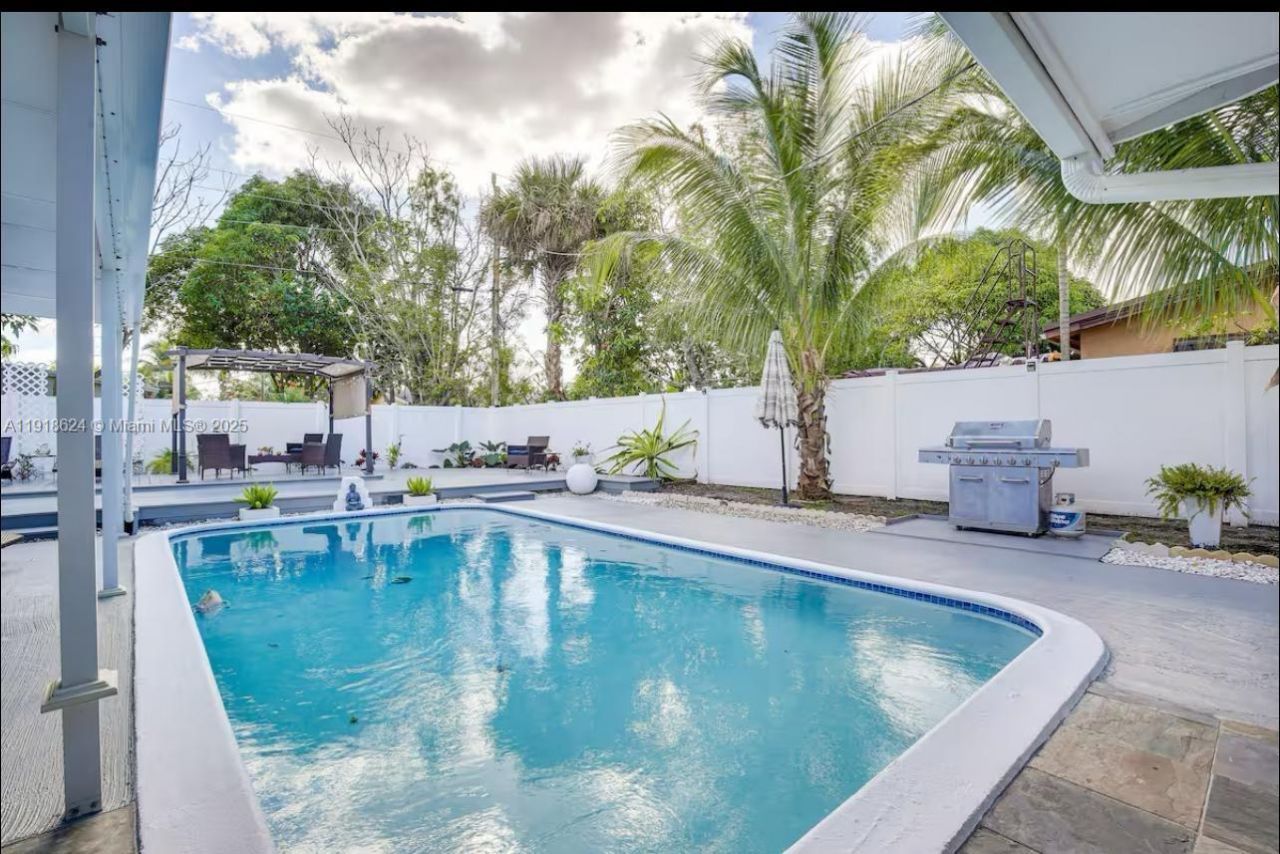 4420 NW 30th Ct, Lauderdale Lakes, FL 33313 Photo