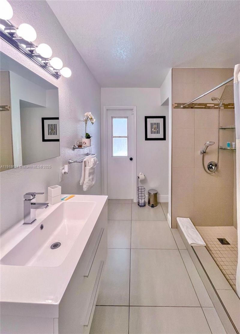 4420 NW 30th Ct, Lauderdale Lakes, FL 33313 Photo