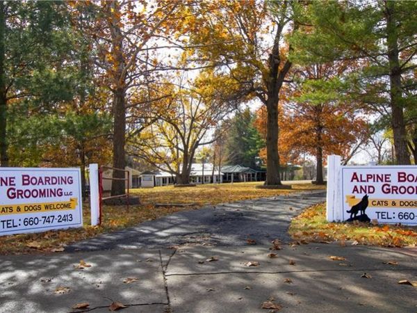 1604 E Hale Lake Road, Warrensburg, MO 64093