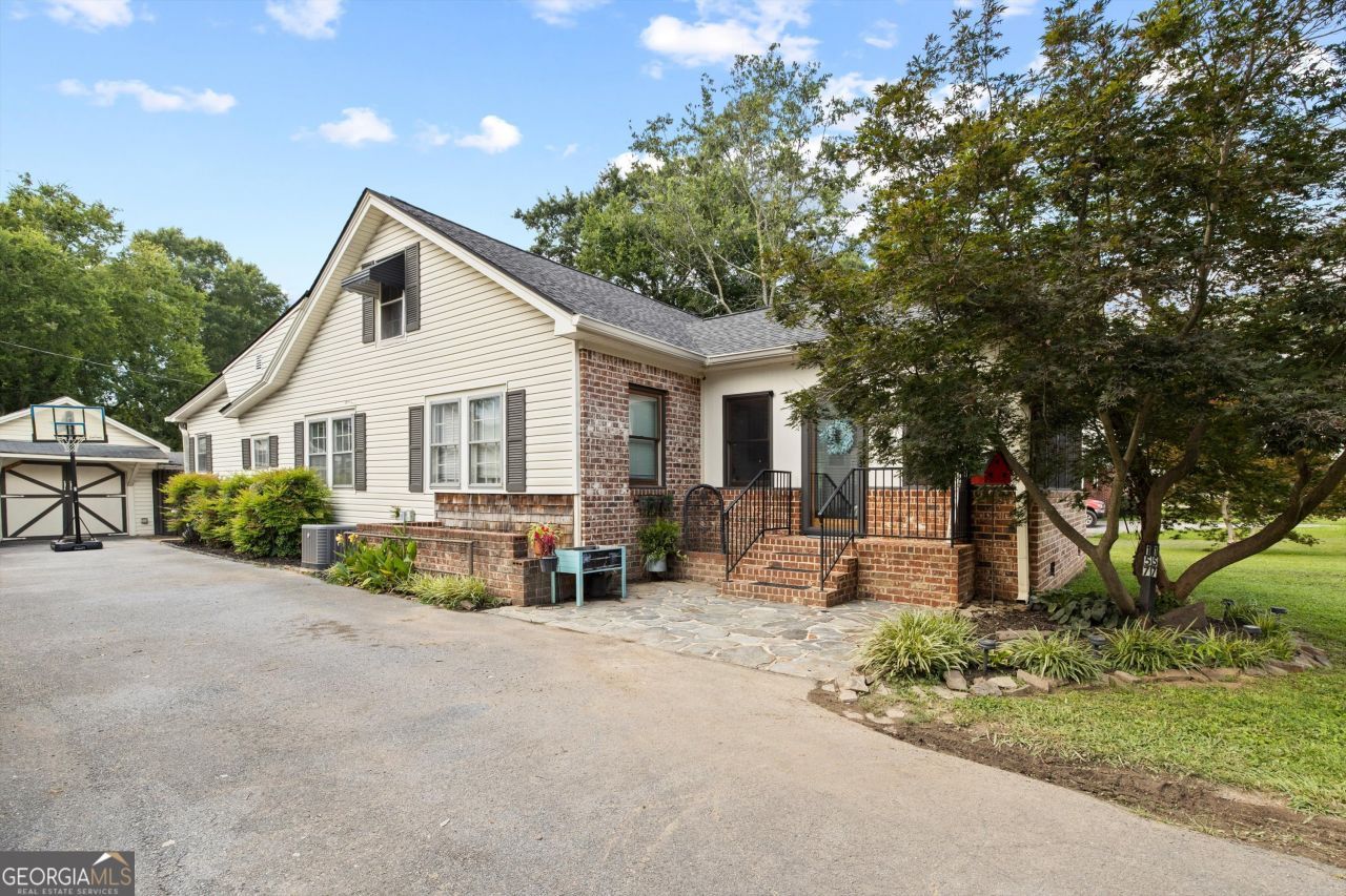 157 Park Avenue, Trion, GA 30753 Main Photo