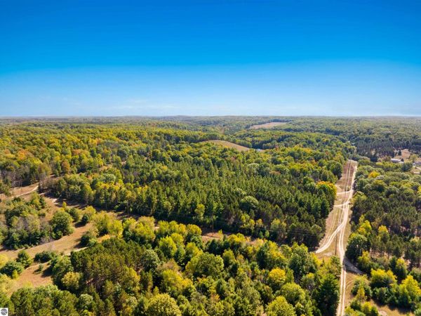 Bunker Hill Road, Williamsburg, MI 49690