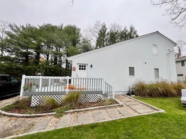 6 Shore Road, Southampton, NY 11968