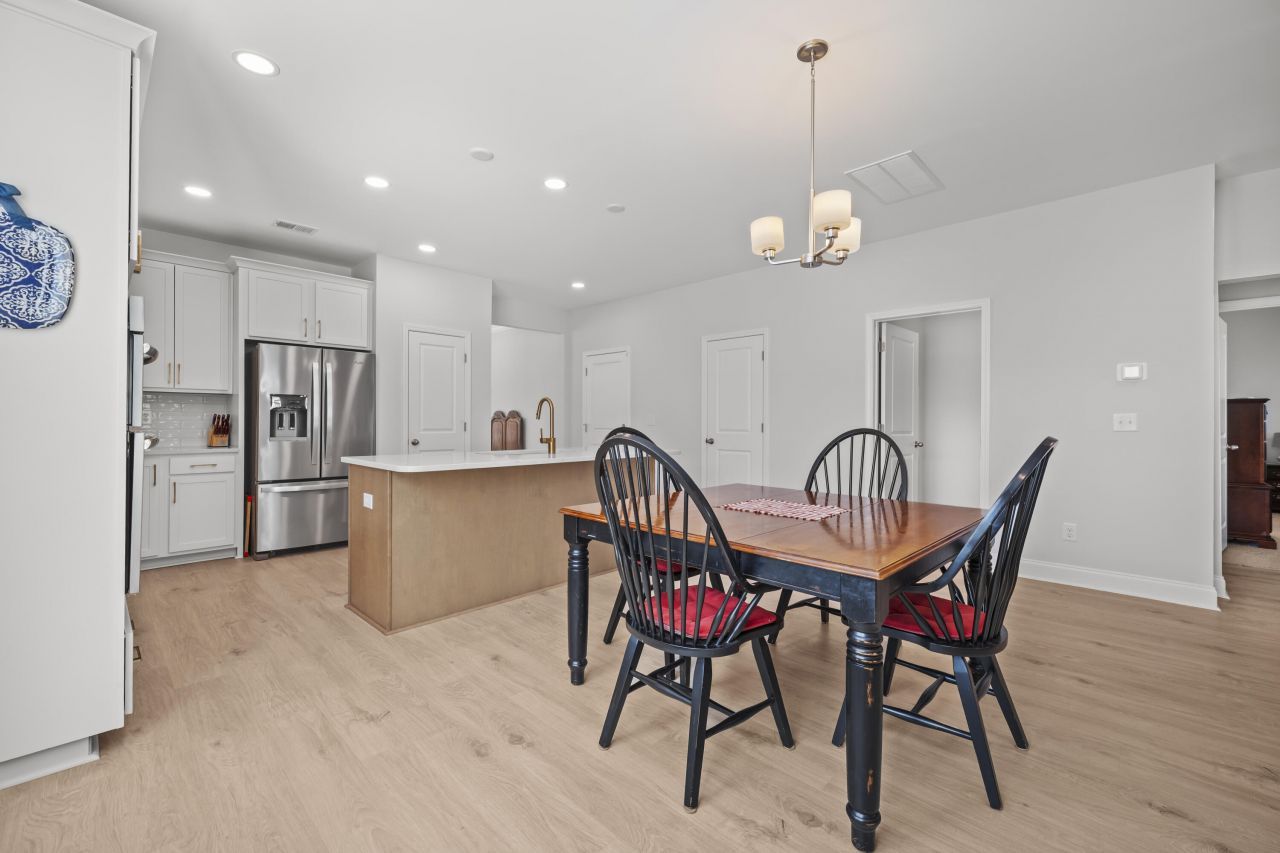 519 Eagleview Drive Photo 7