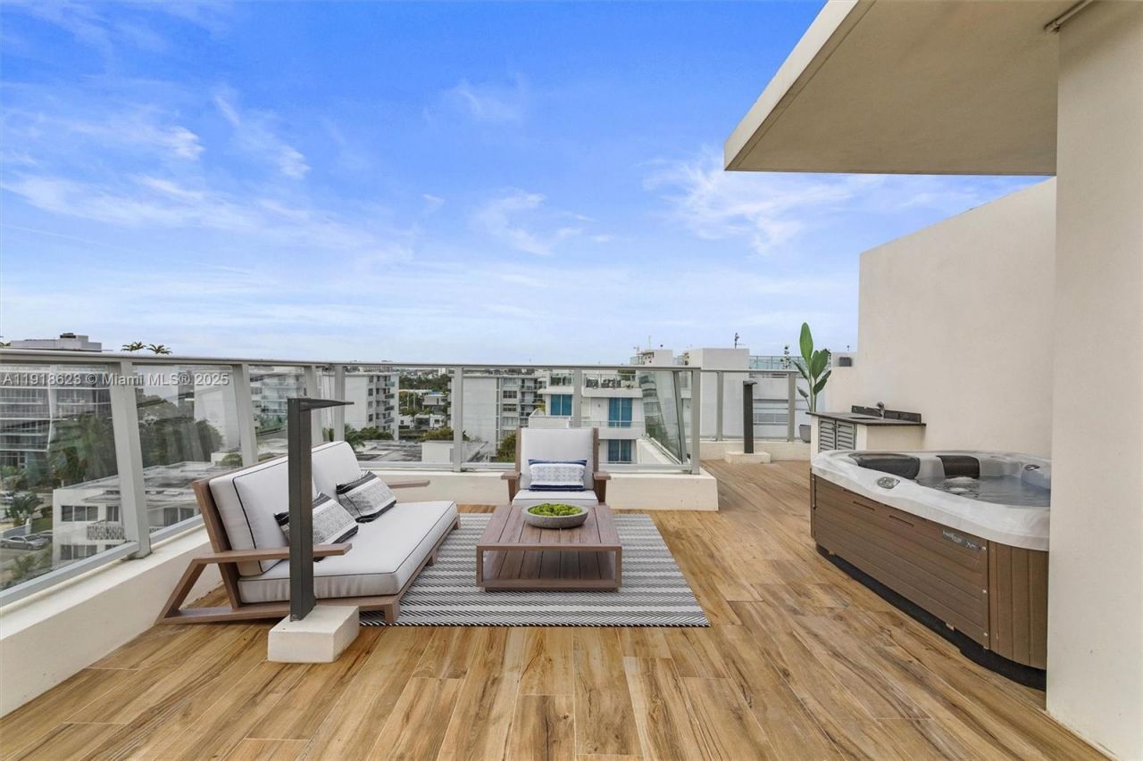 1150 101st St, Unit PH 702, Bay Harbor Islands, FL 33154 Photo